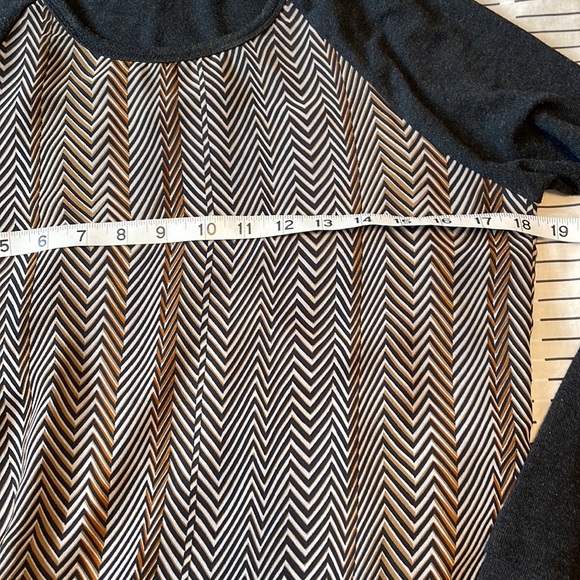 ECRU MODAL SWEATER.  SIZE SMALL. - Picture 7 of 8